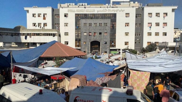 tres-bebes-morrem-em-meio-a-cerco-de-israel-ao-maior-hospital-de-gaza,-dizem-autoridades