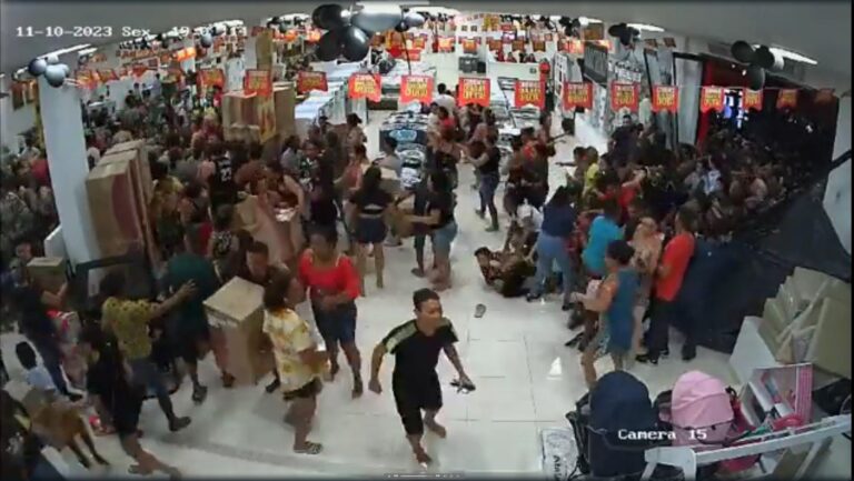 video:-esquenta-para-black-friday-deixa-40-feridos-em-loja-em-macapa-(ap)