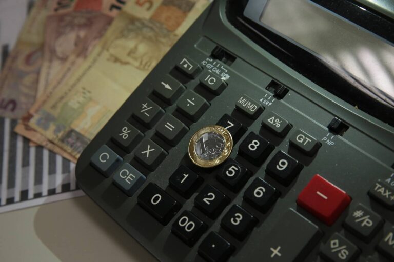 setores-com-desoneracao-contrataram-800-mil-a-mais-do-que-segmentos-reonerados